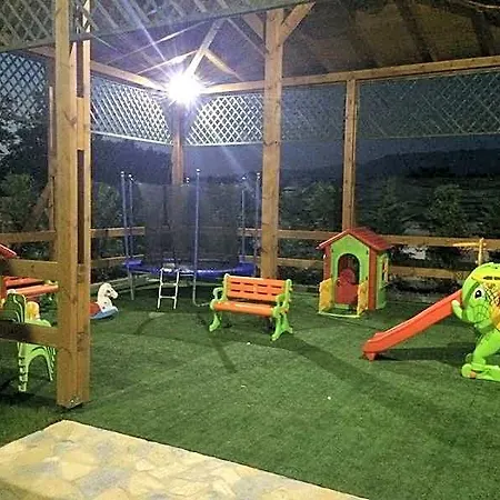 Ador 4*