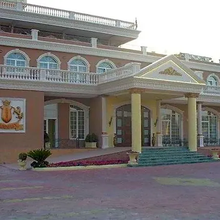 Ador Hotel 4*