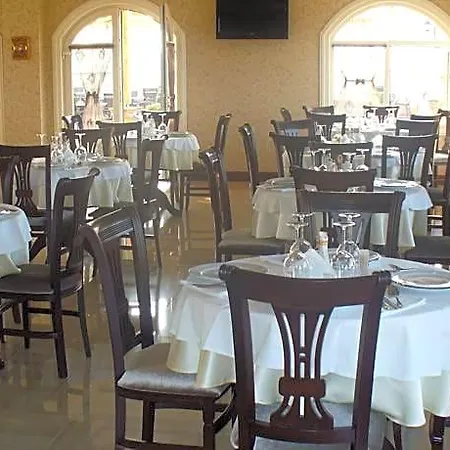 Hotel Ador